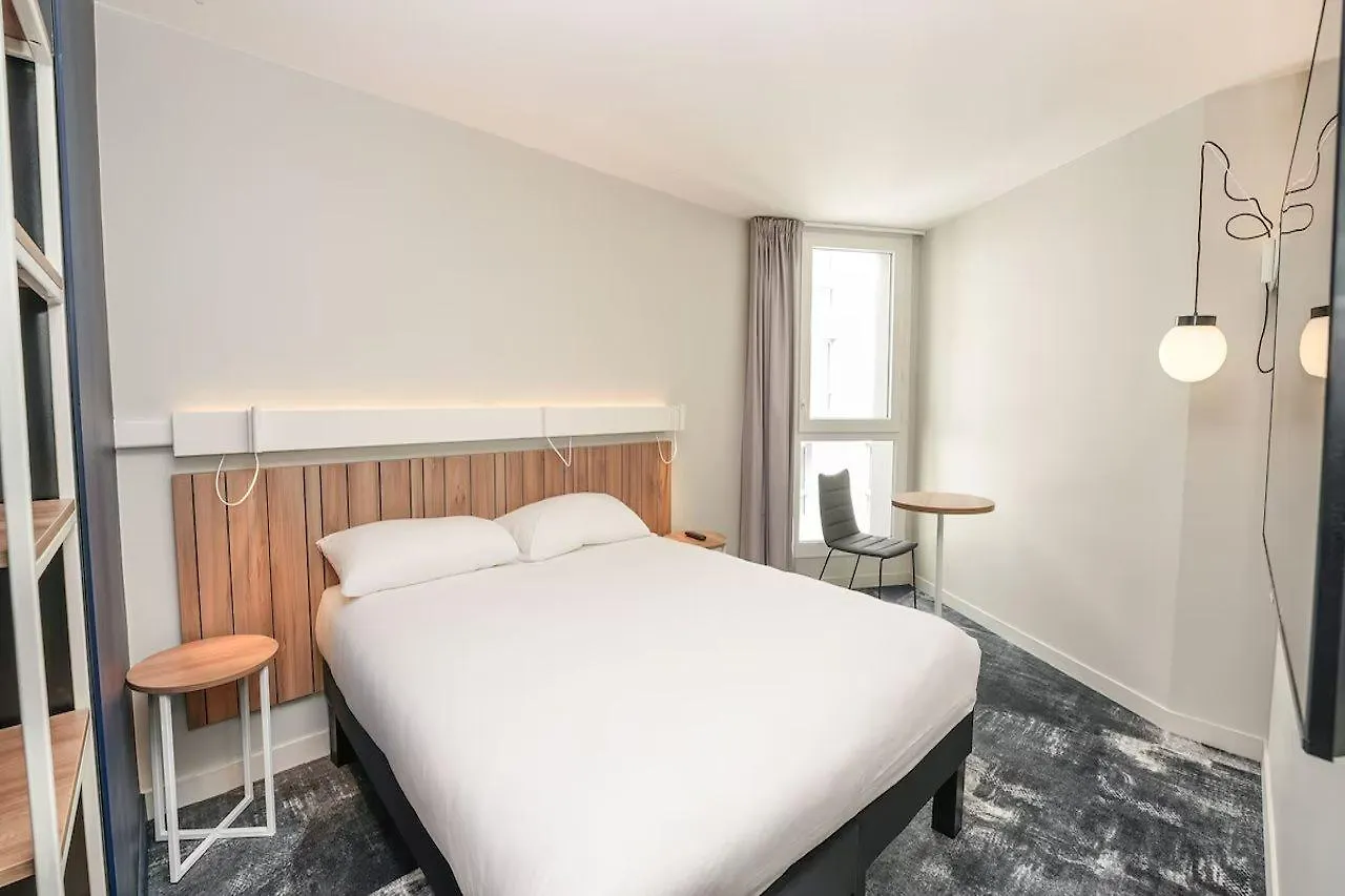 Ibis Paris Gare Montparnasse Catalogne Hotel
