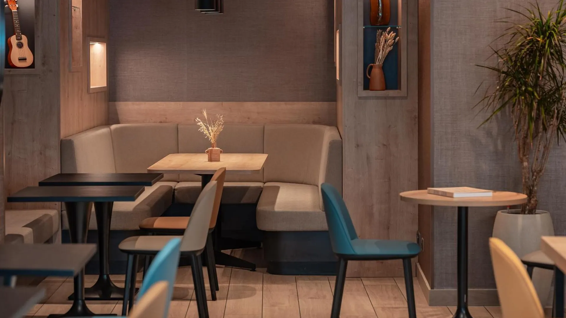 Ibis Paris Gare Montparnasse Catalogne Hotel 3*,  Frankrig